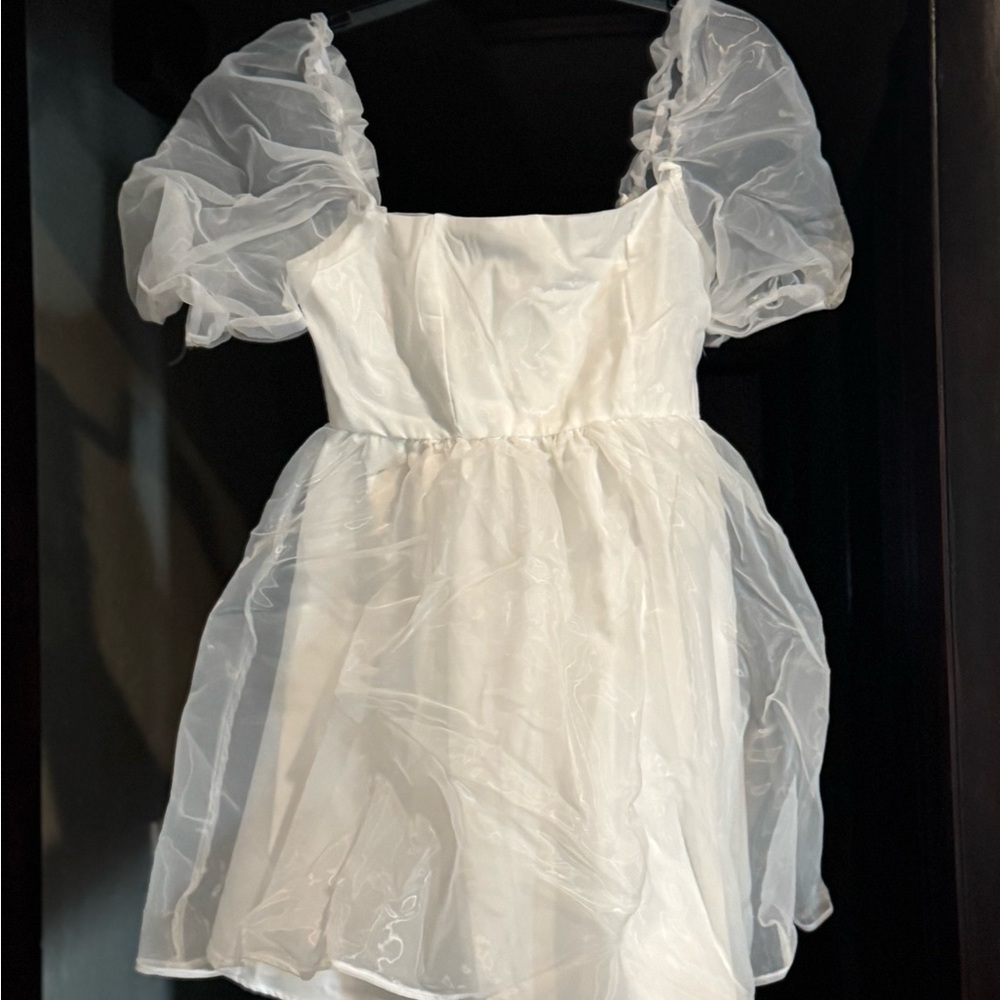 Elegant White Puff Sleeve Dress